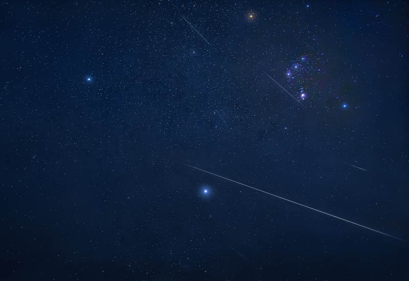 星空流星划过夜空-摄影图