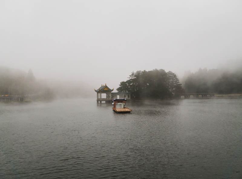 廬山如琴湖霧景風光-攝影圖