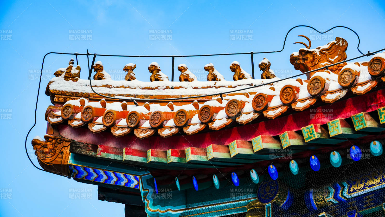 古建筑屋檐雪景-摄影图