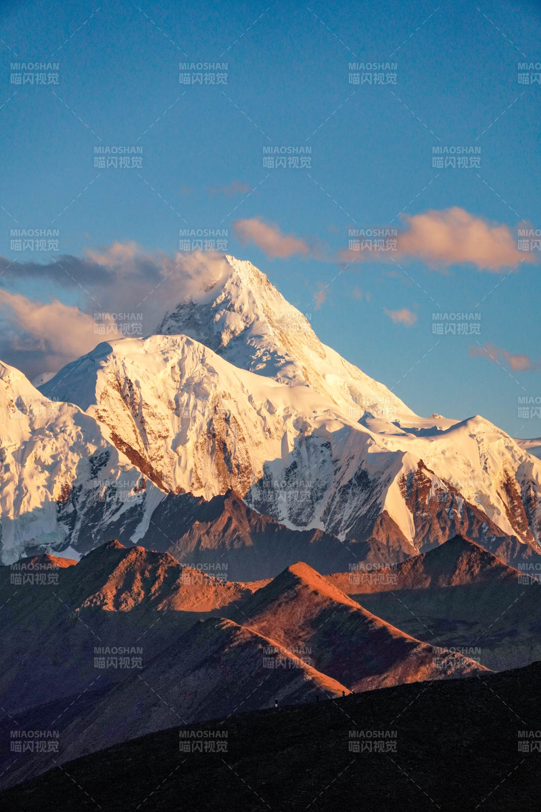 日照金山-摄影图