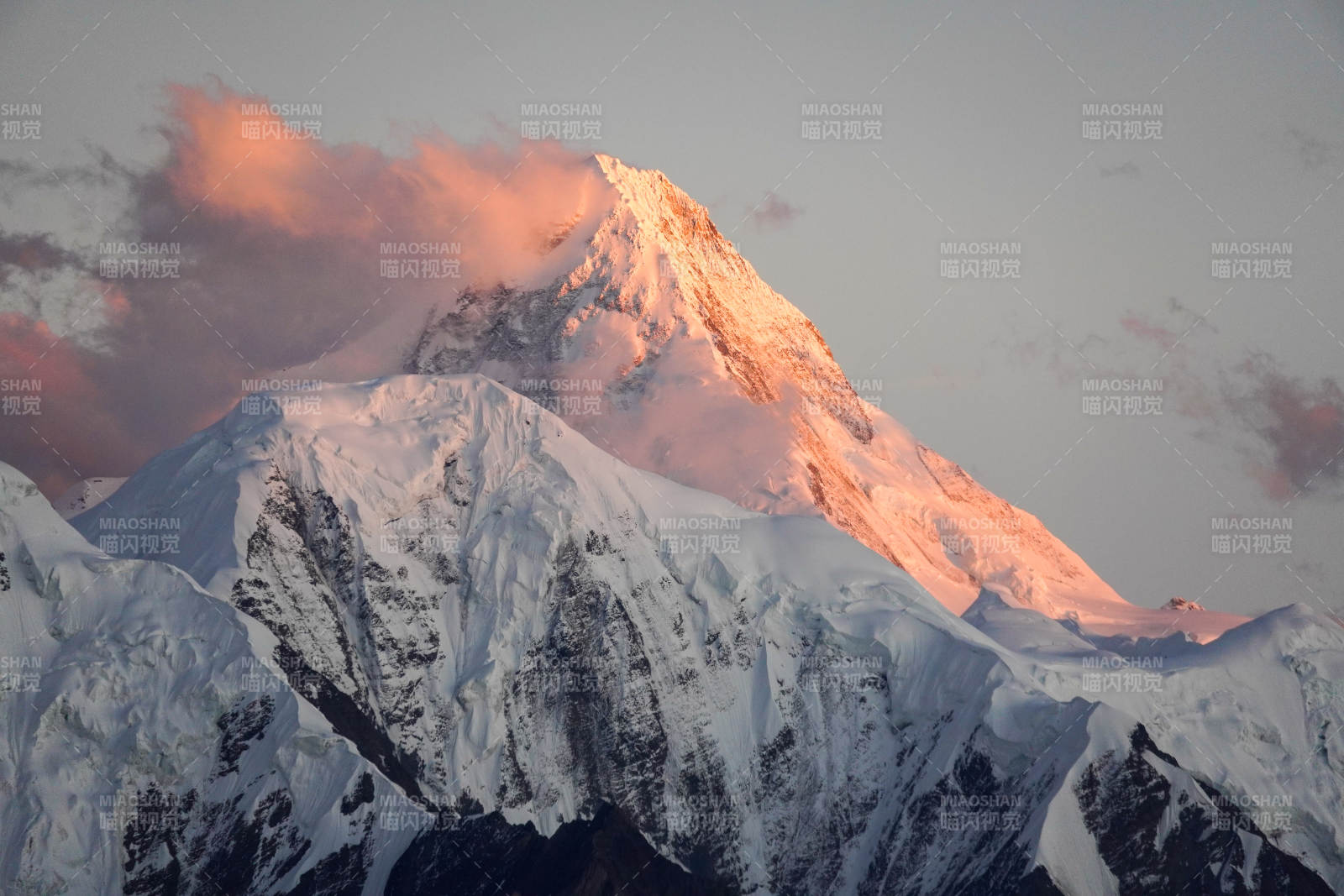 雪山金顶-摄影图