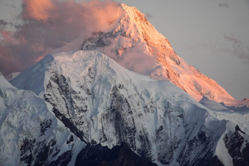 雪山晨曦-摄影图