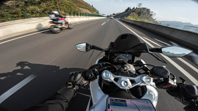 疾馳公路 自由騎行-攝影圖