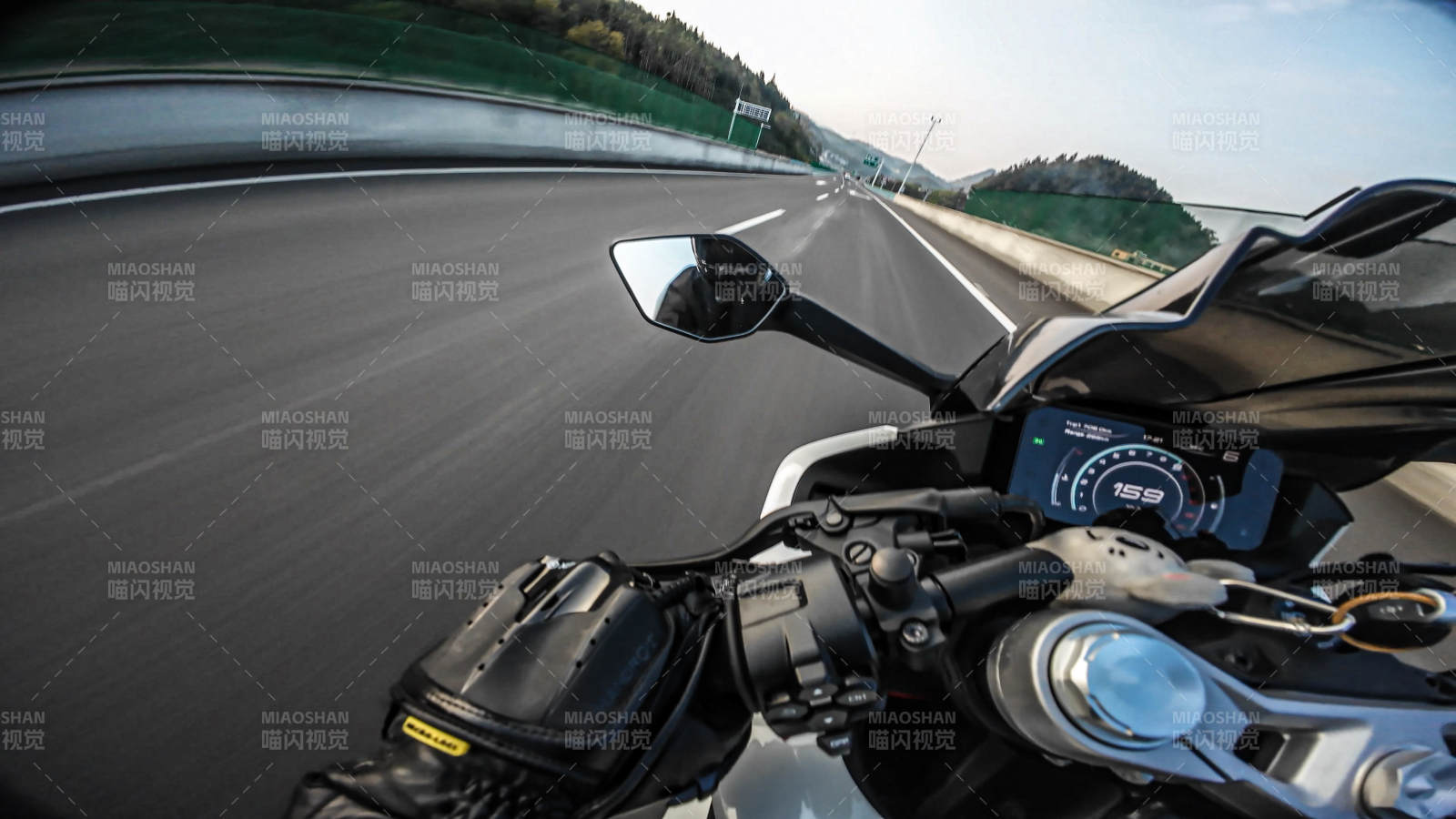 疾馳公路 風馳電掣-攝影圖