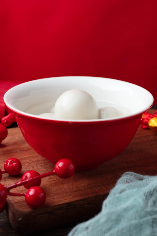 紅碗中的白蛋-攝影圖