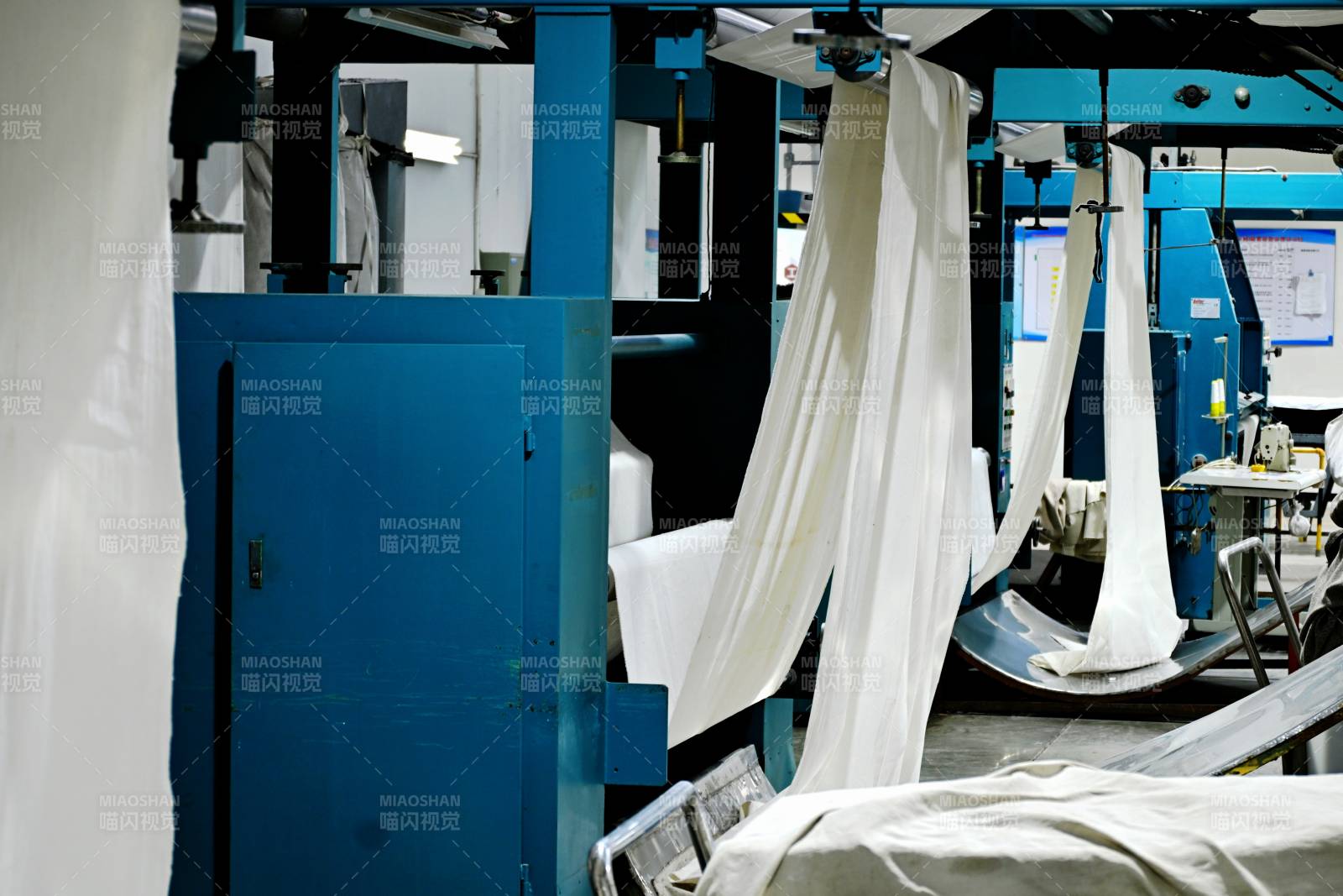 紡織車間作業(yè)場(chǎng)景-攝影圖