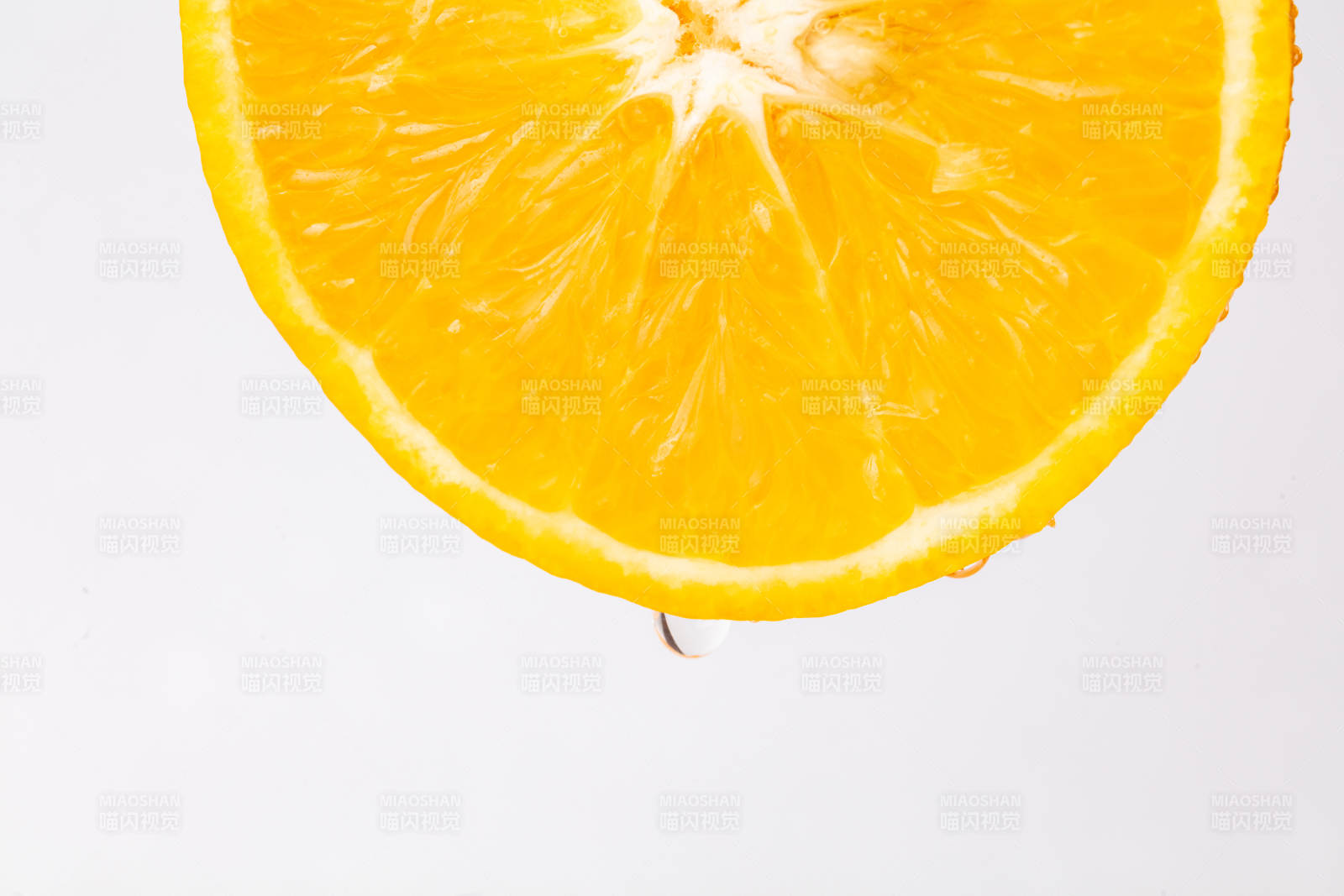 橙子切片滴汁-攝影圖