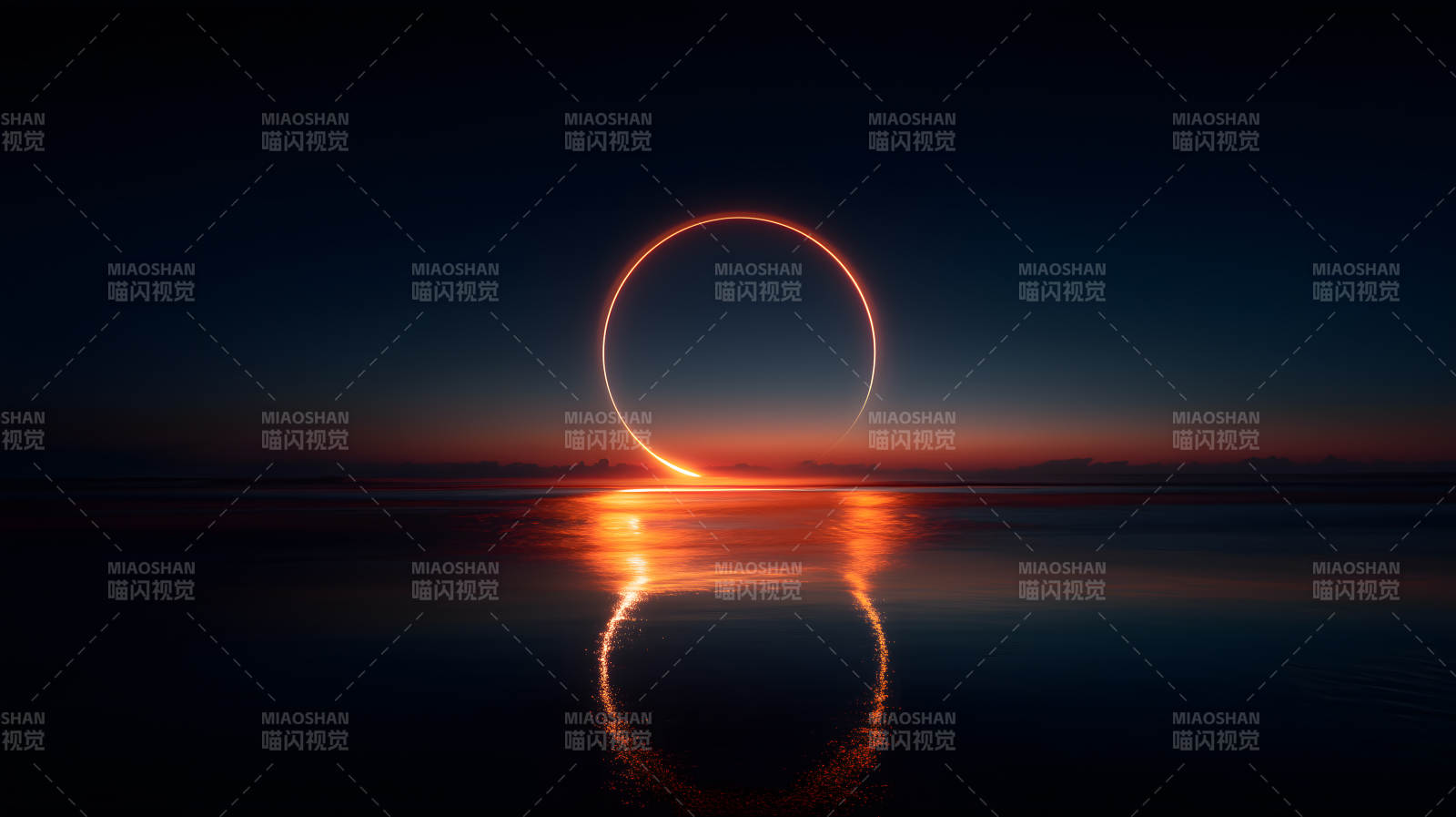 夜空光環倒影海面-圖片