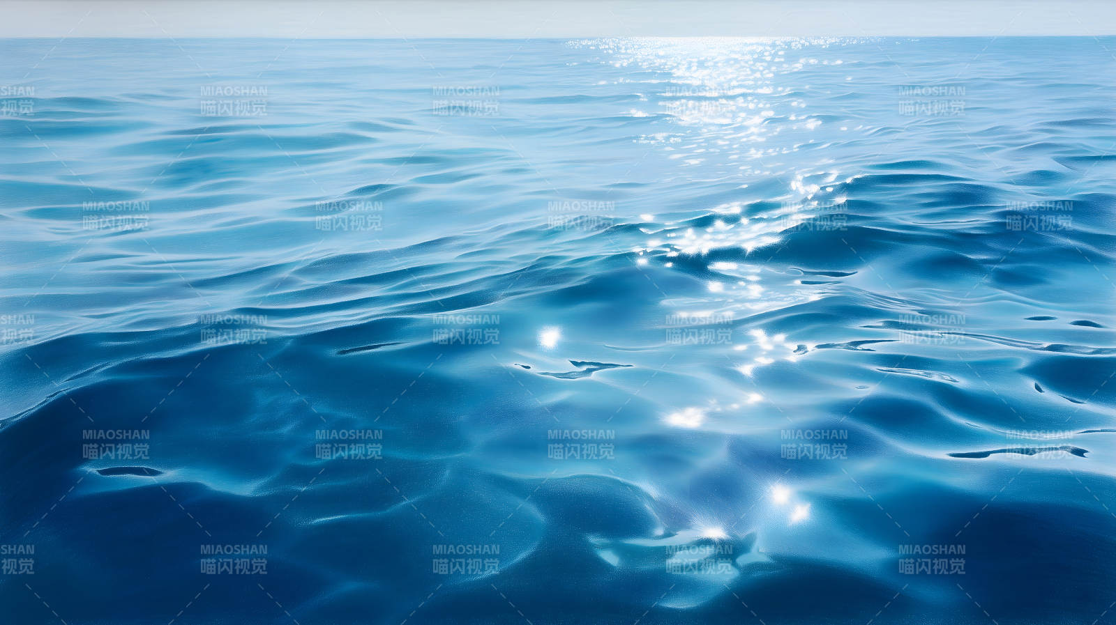 碧波蕩漾水面-圖片