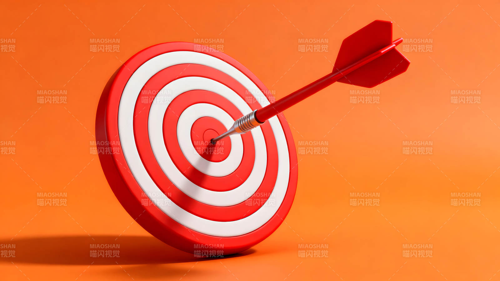 红白靶心与飞镖命中目标图片