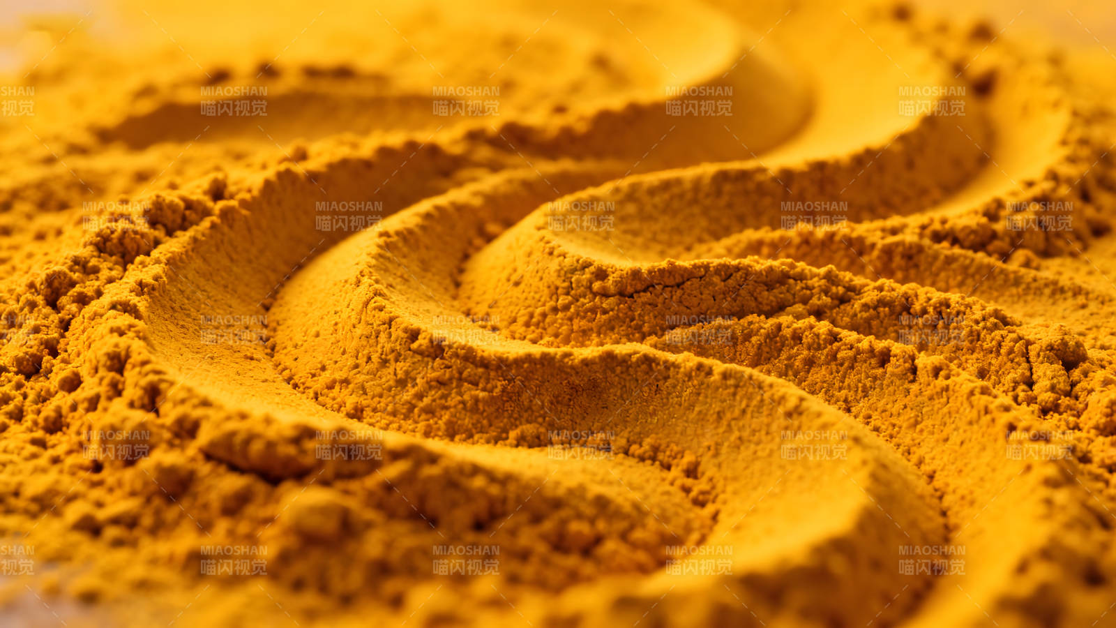 姜黄粉近景特写纹理清晰色彩鲜艳-图片