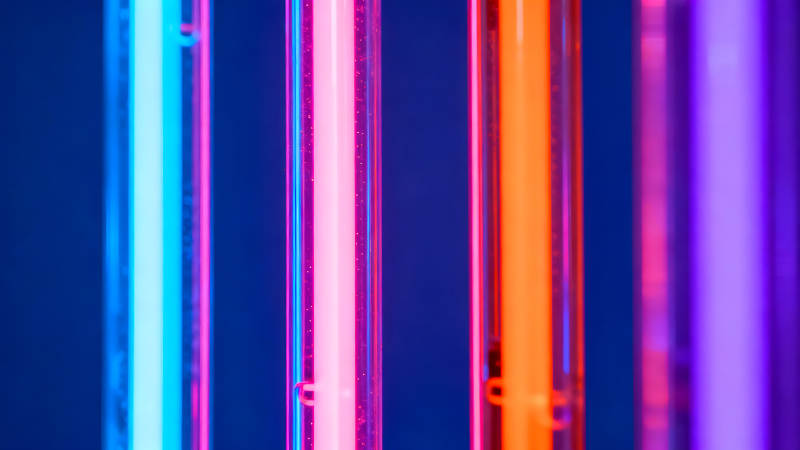 彩色灯管霓虹背景鲜艳光线艺术抽象-图片