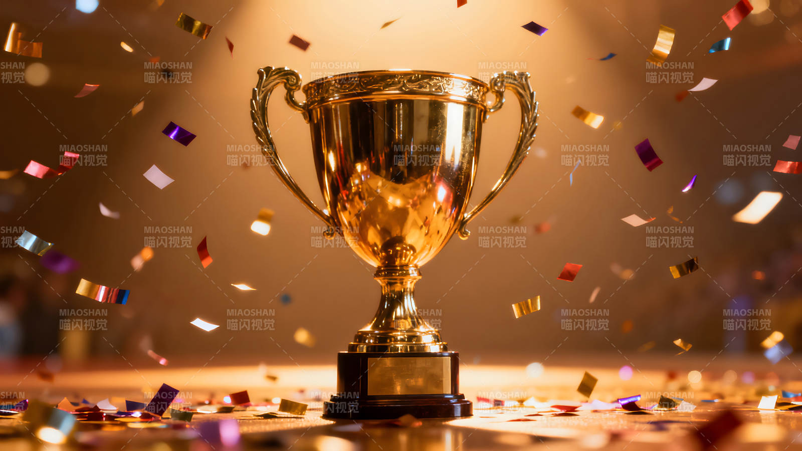 金杯庆祝胜利绚烂纸片飞舞-图片