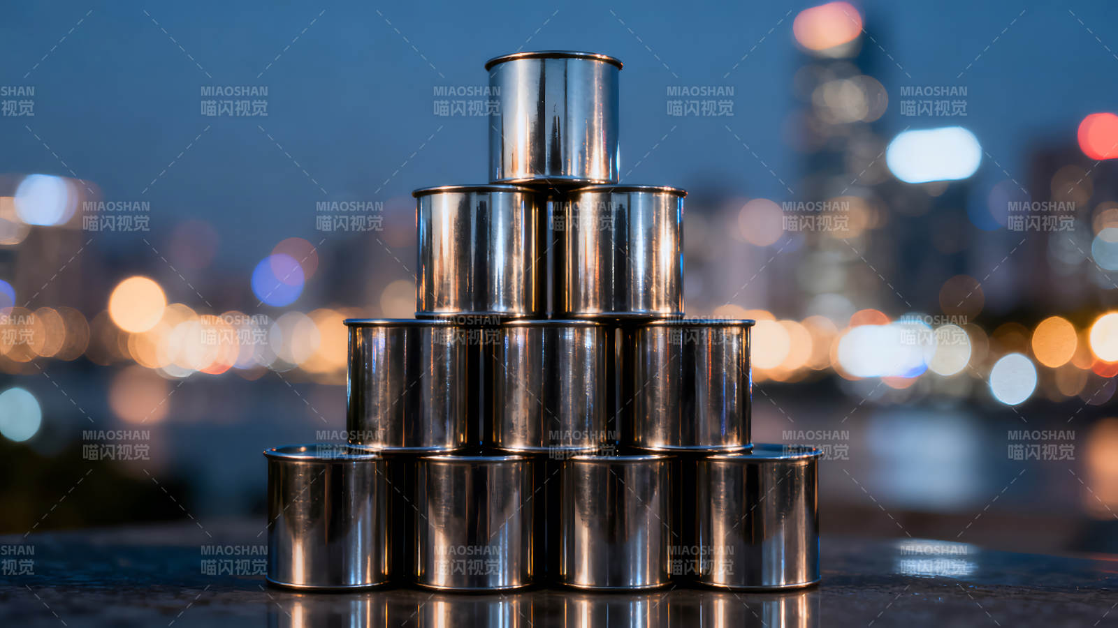 罐头堆叠夜景城市背景-图片