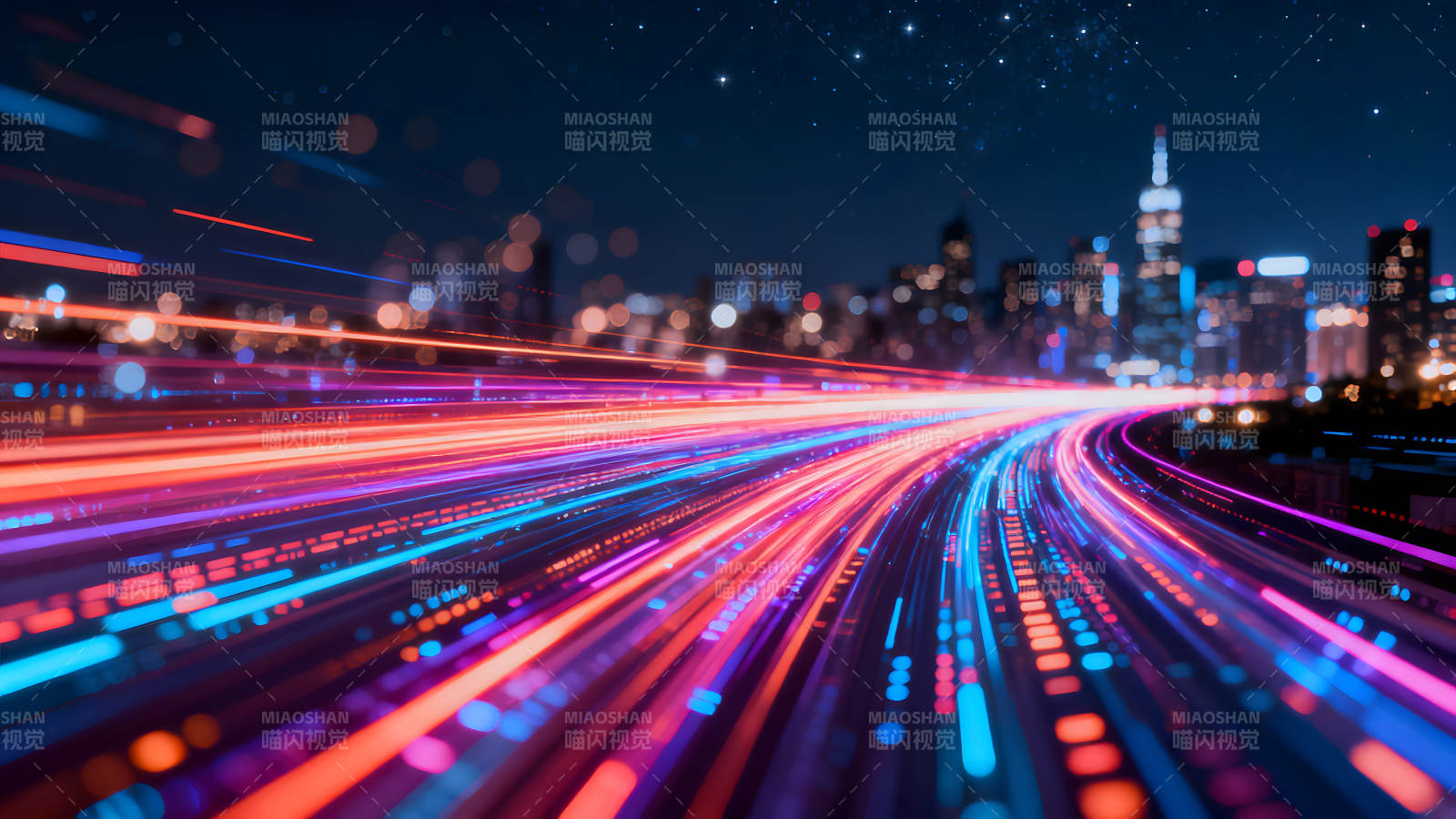 夜幕下城市光軌的絢麗景象圖片