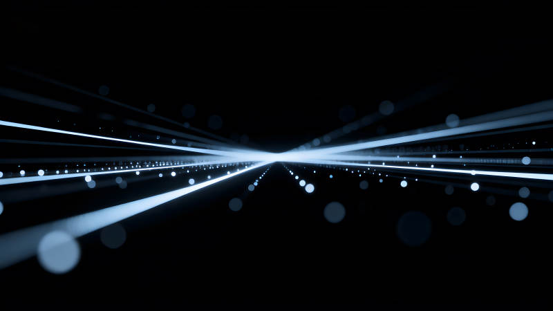 蓝光线条在黑暗中汇聚-图片