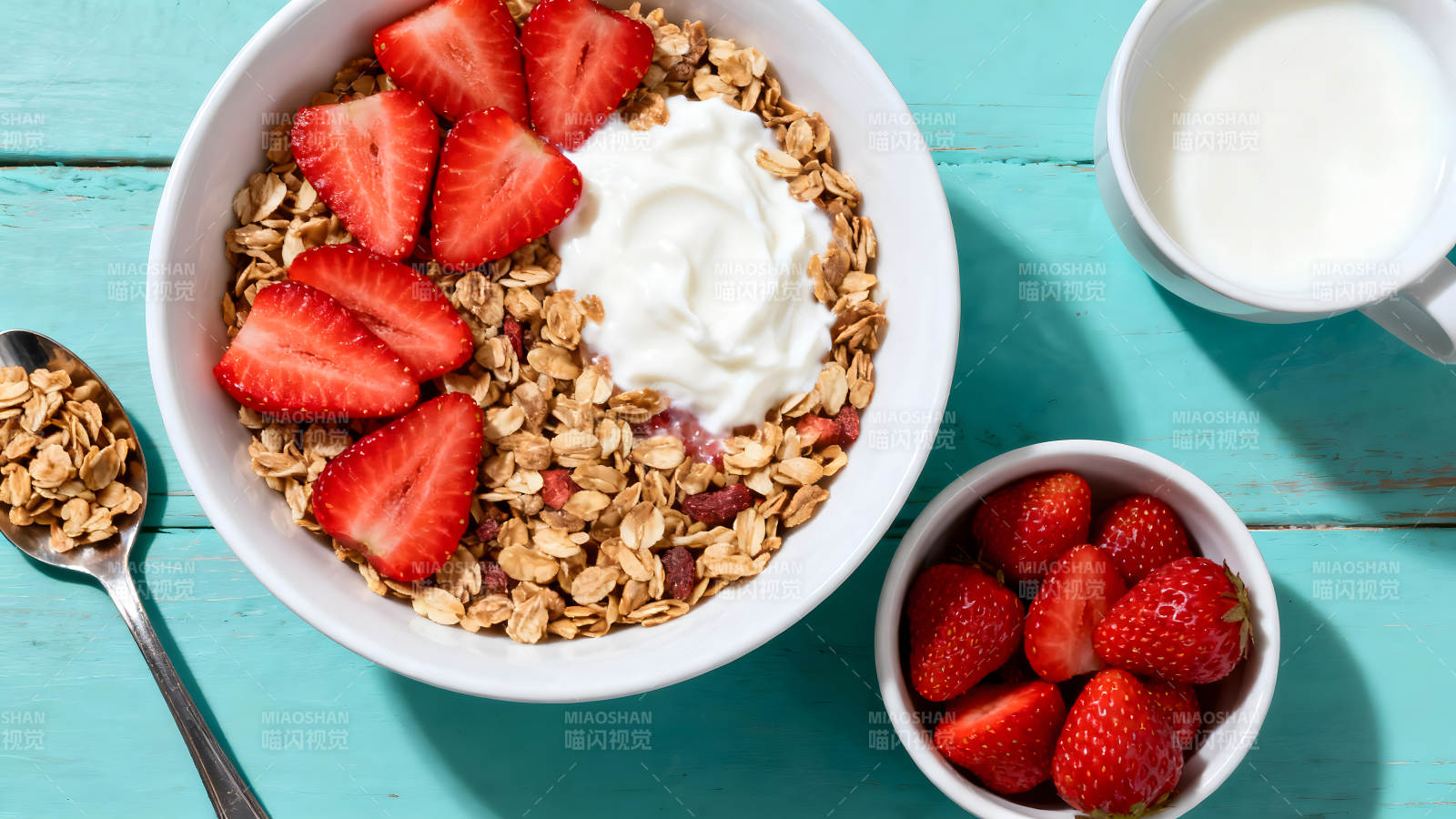 早餐麦片草莓酸奶-图片