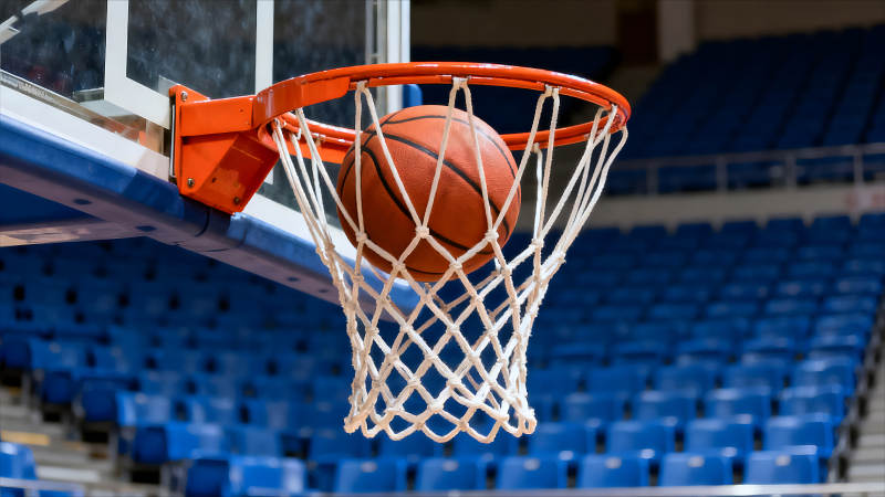 篮球入筐瞬间-图片