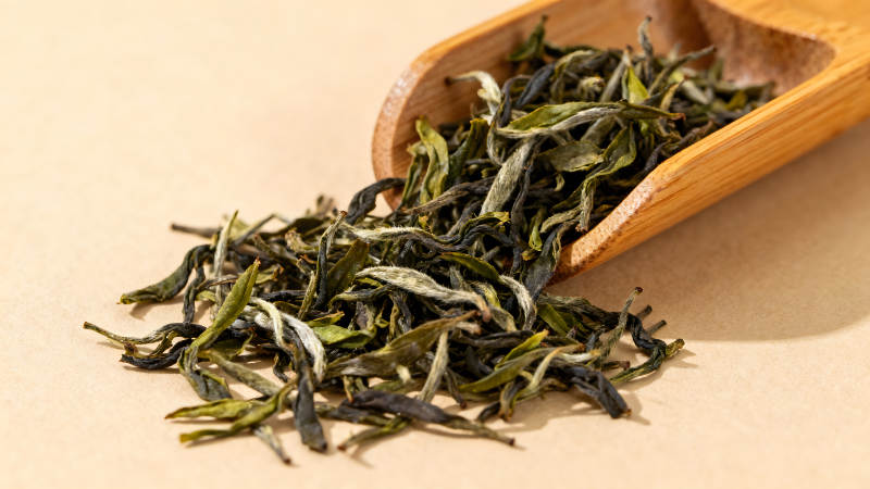 茶葉傾瀉而下質感清晰細節豐富-圖片