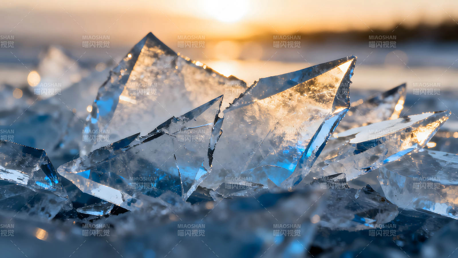 冰晶破碎陽光灑落的景象-圖片