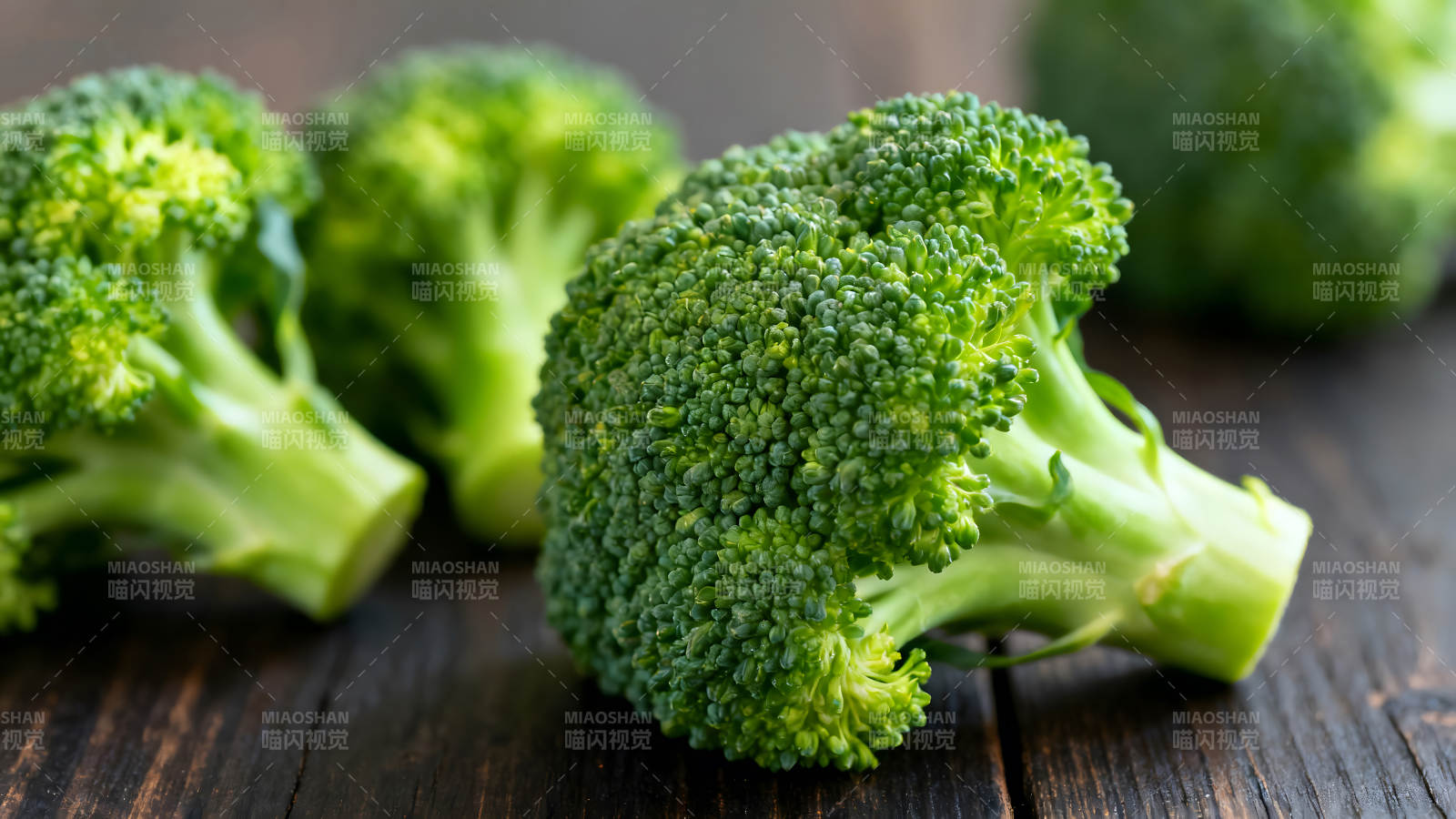 新鲜的西兰花特写图片