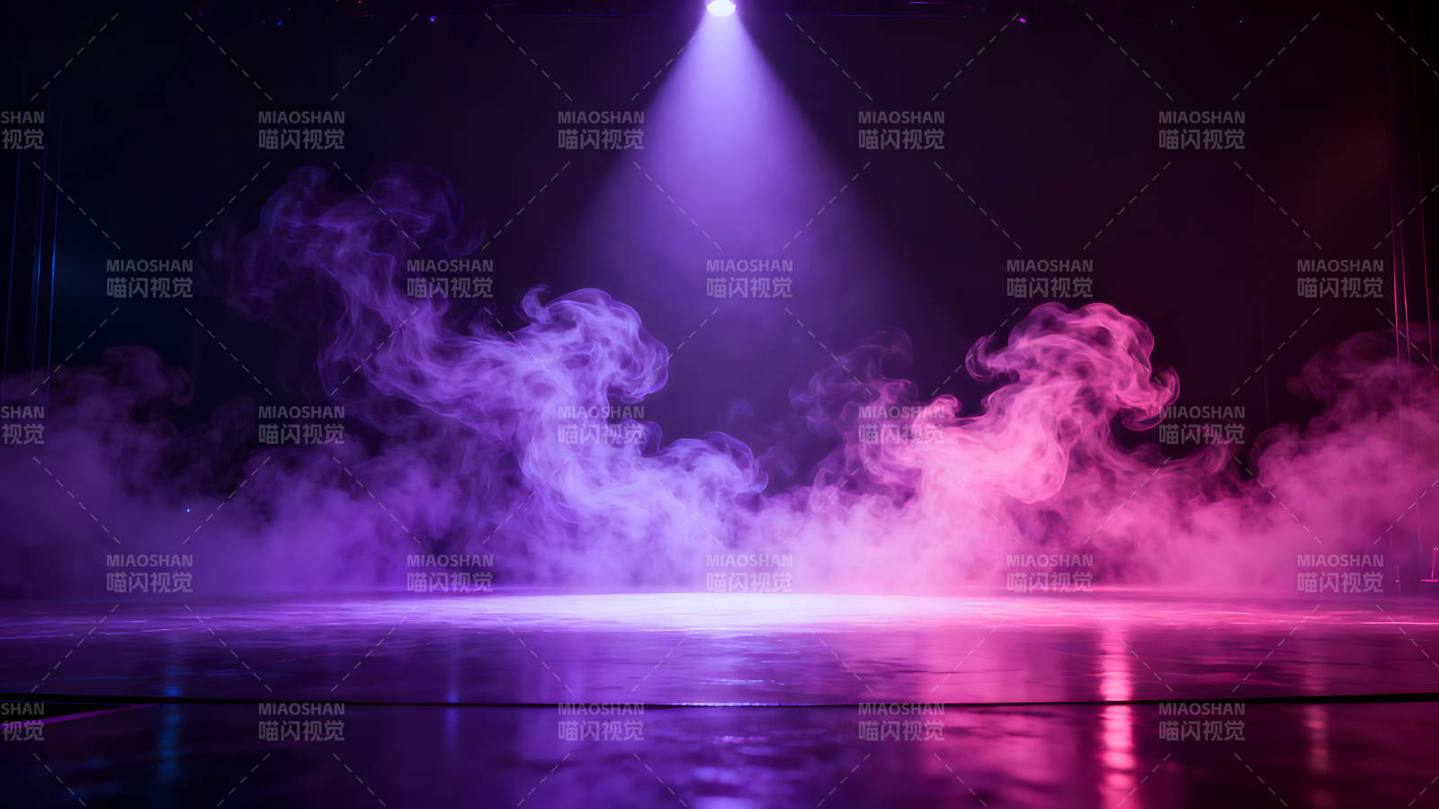 舞臺燈光下的紫色煙霧-圖片