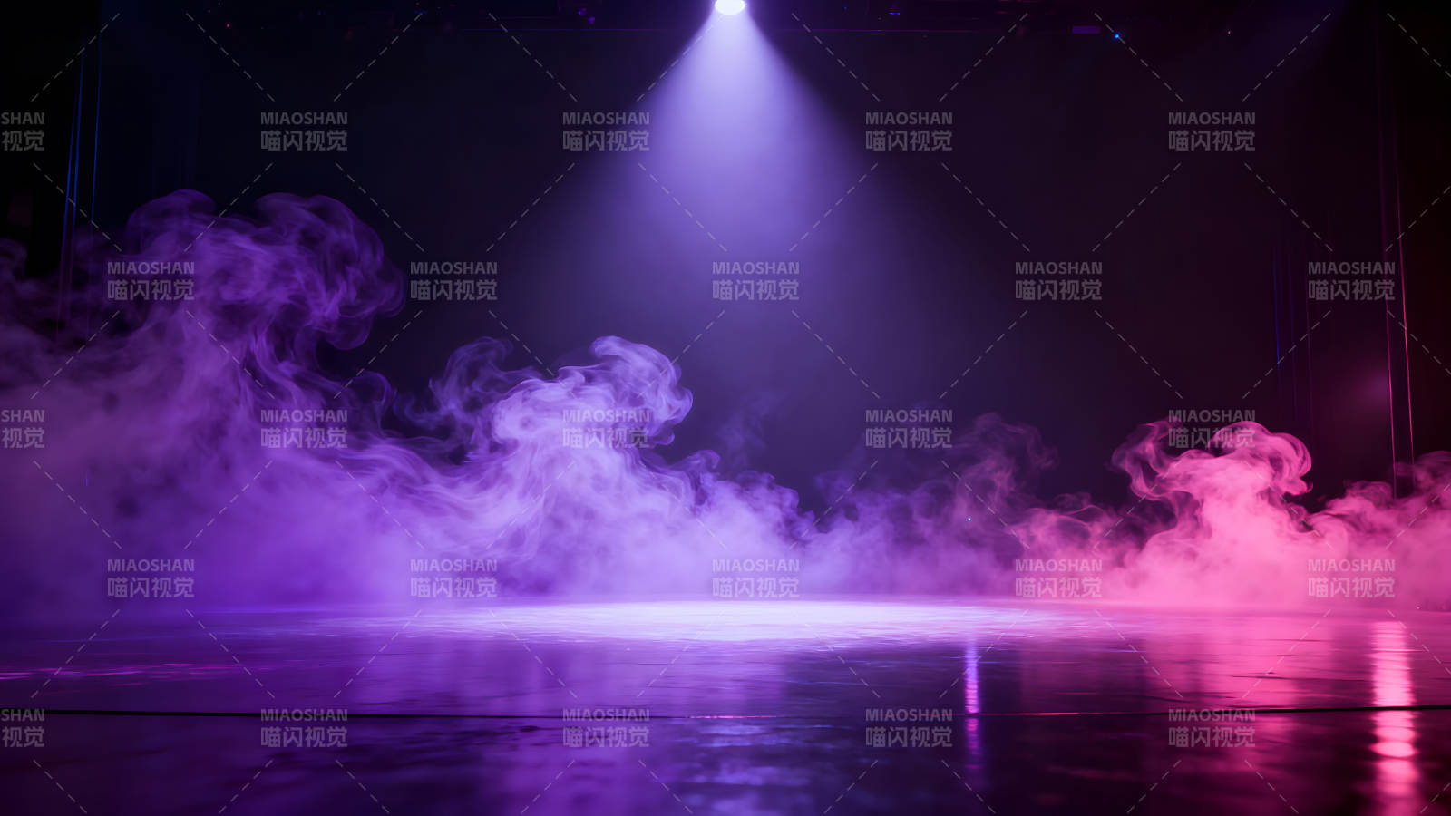 舞臺(tái)燈光和煙霧營(yíng)造夢(mèng)幻氛圍-圖片