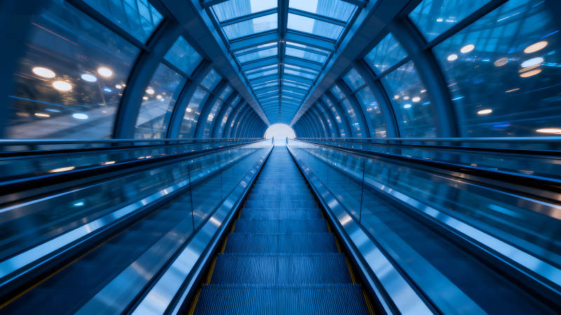 蓝色隧道电梯通向光明未来-图片
