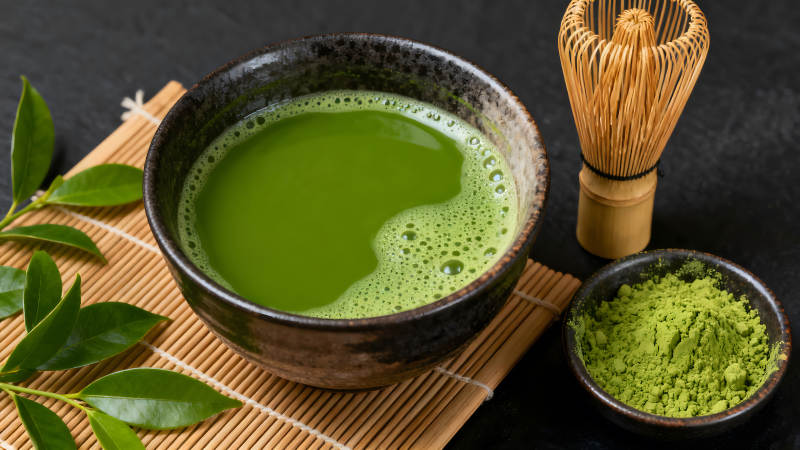 抹茶飲品和相關工具-圖片