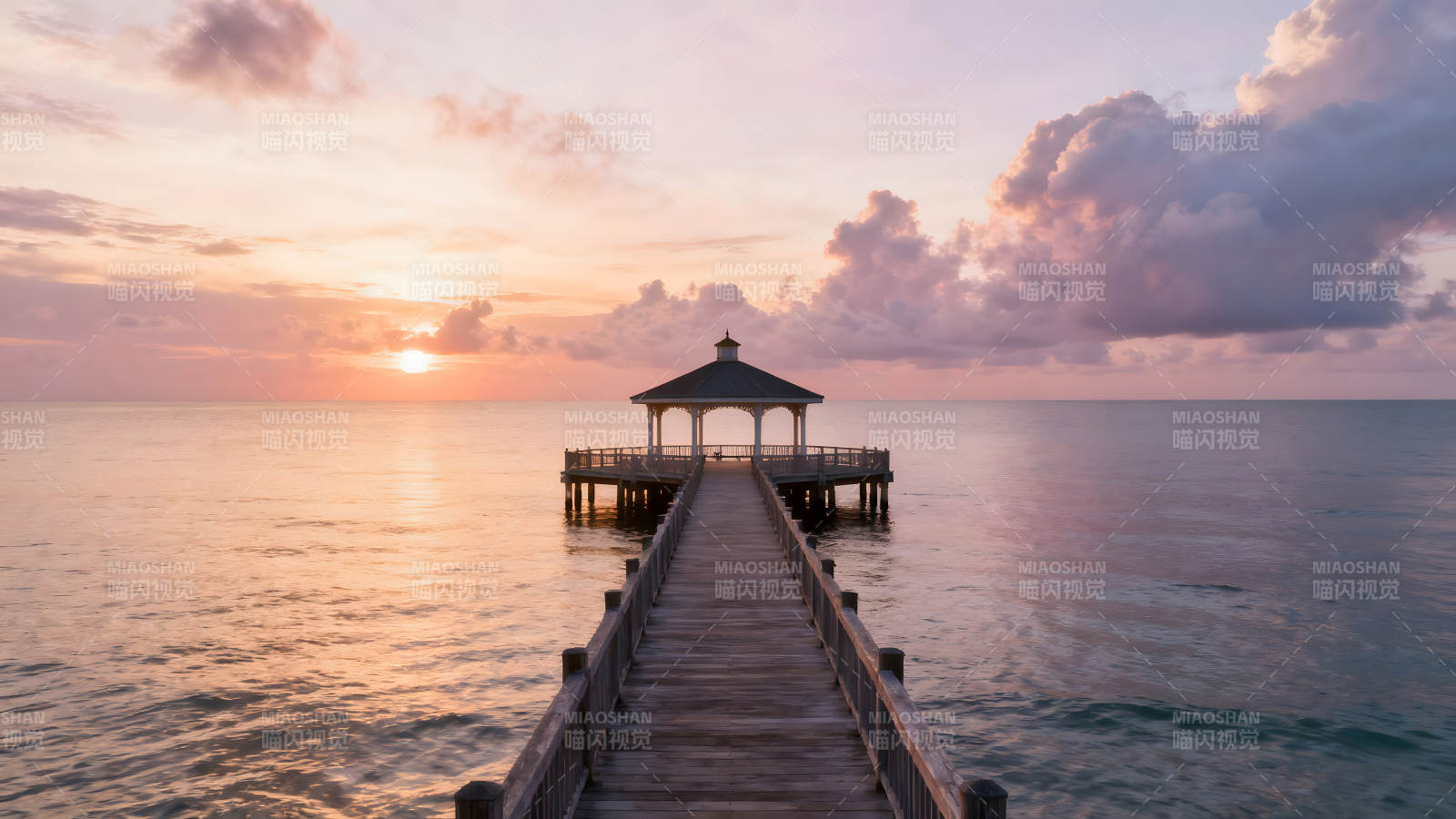 海邊木棧道亭子夕陽-圖片