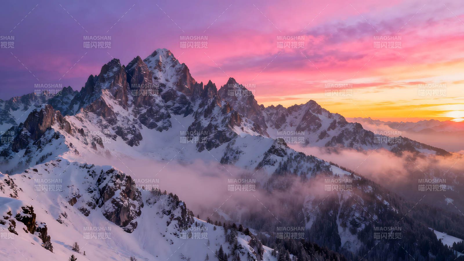 壯麗雪山日出景象-圖片