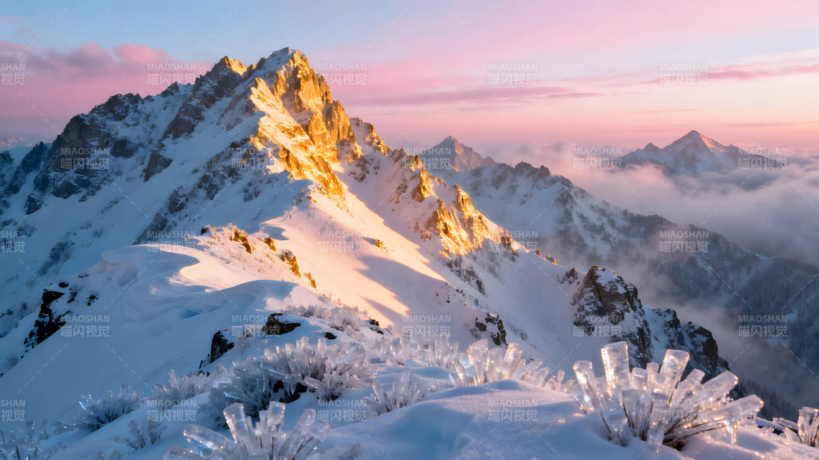 雪山日出景色壯麗景象-圖片