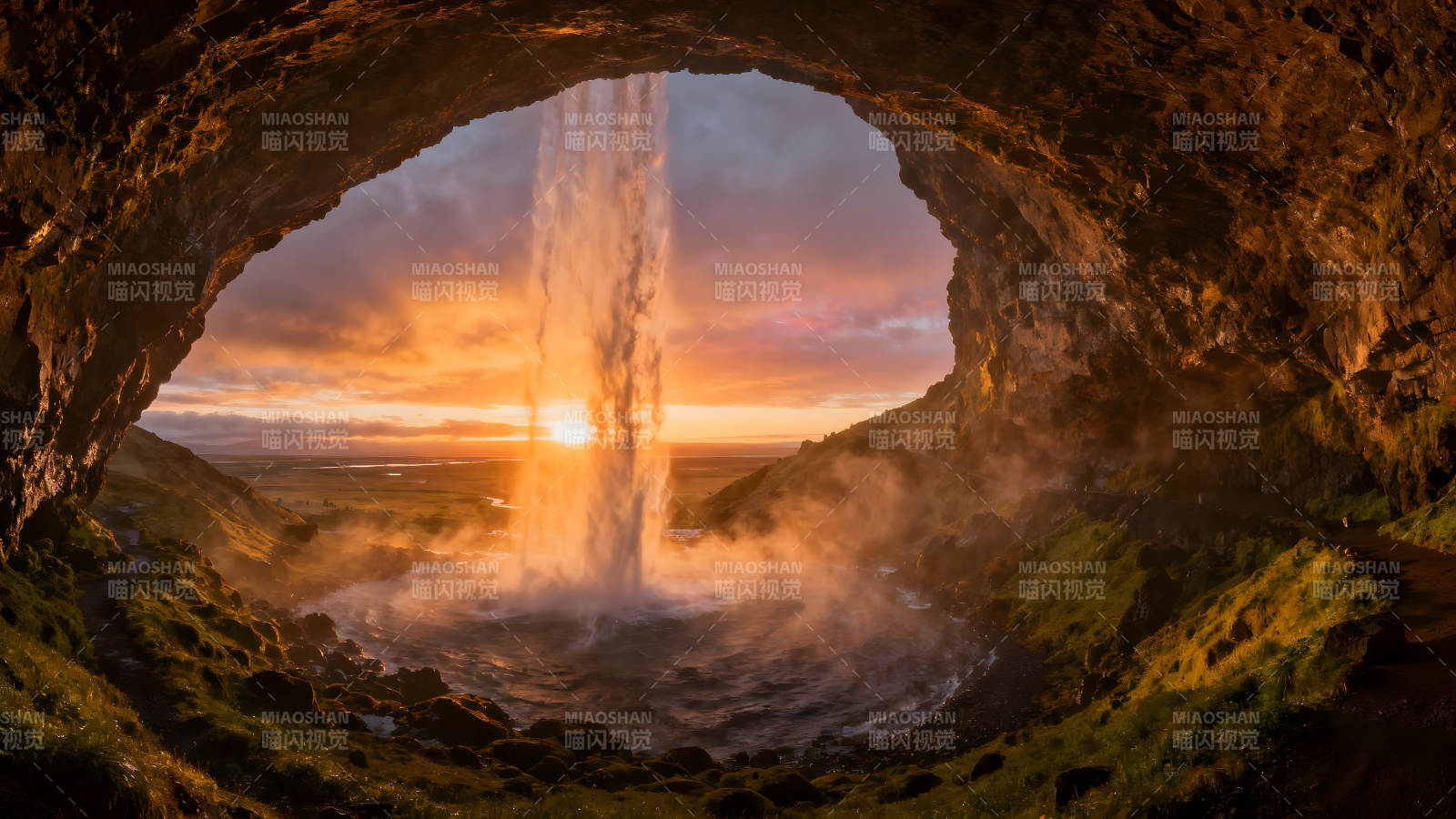 瀑布洞穴夕阳美景图片