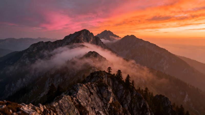 山峰云海日落天空奇景-圖片