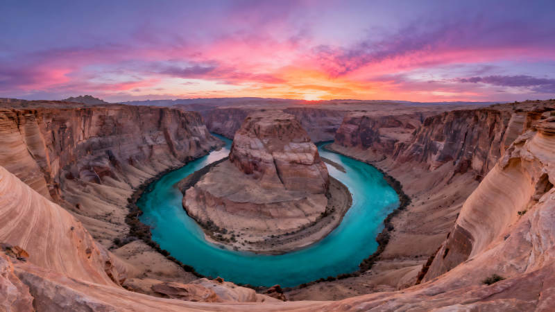 峡谷河流夕阳美景-图片