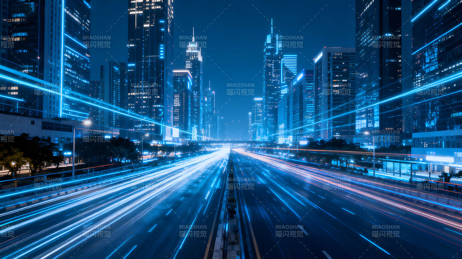 夜晚城市高速公路車(chē)流穿梭圖片