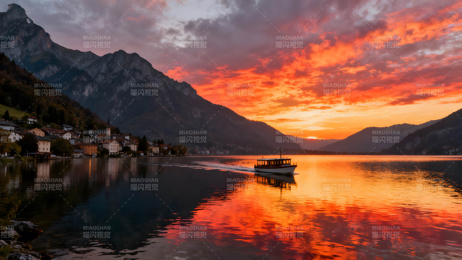 壯麗日落下的湖光山色與船只-圖片