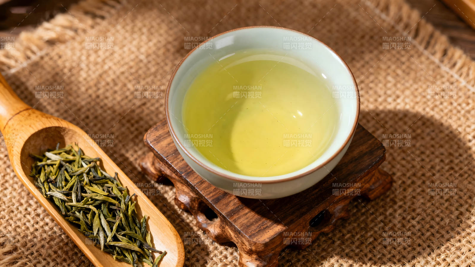 茶與茶具的特寫-圖片