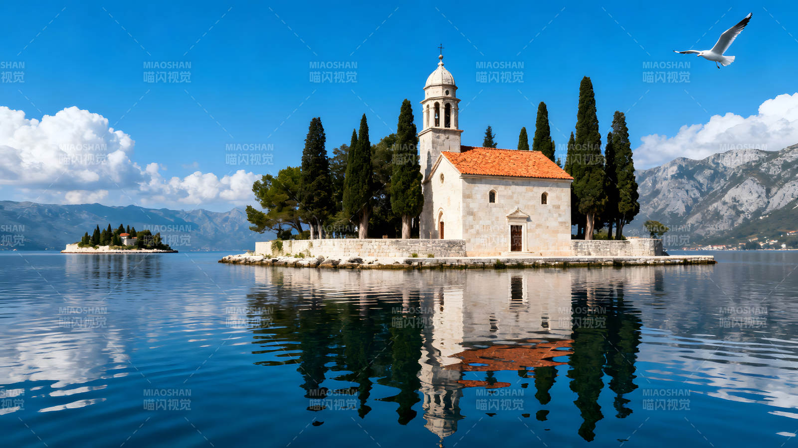 海中教堂风景优美图片