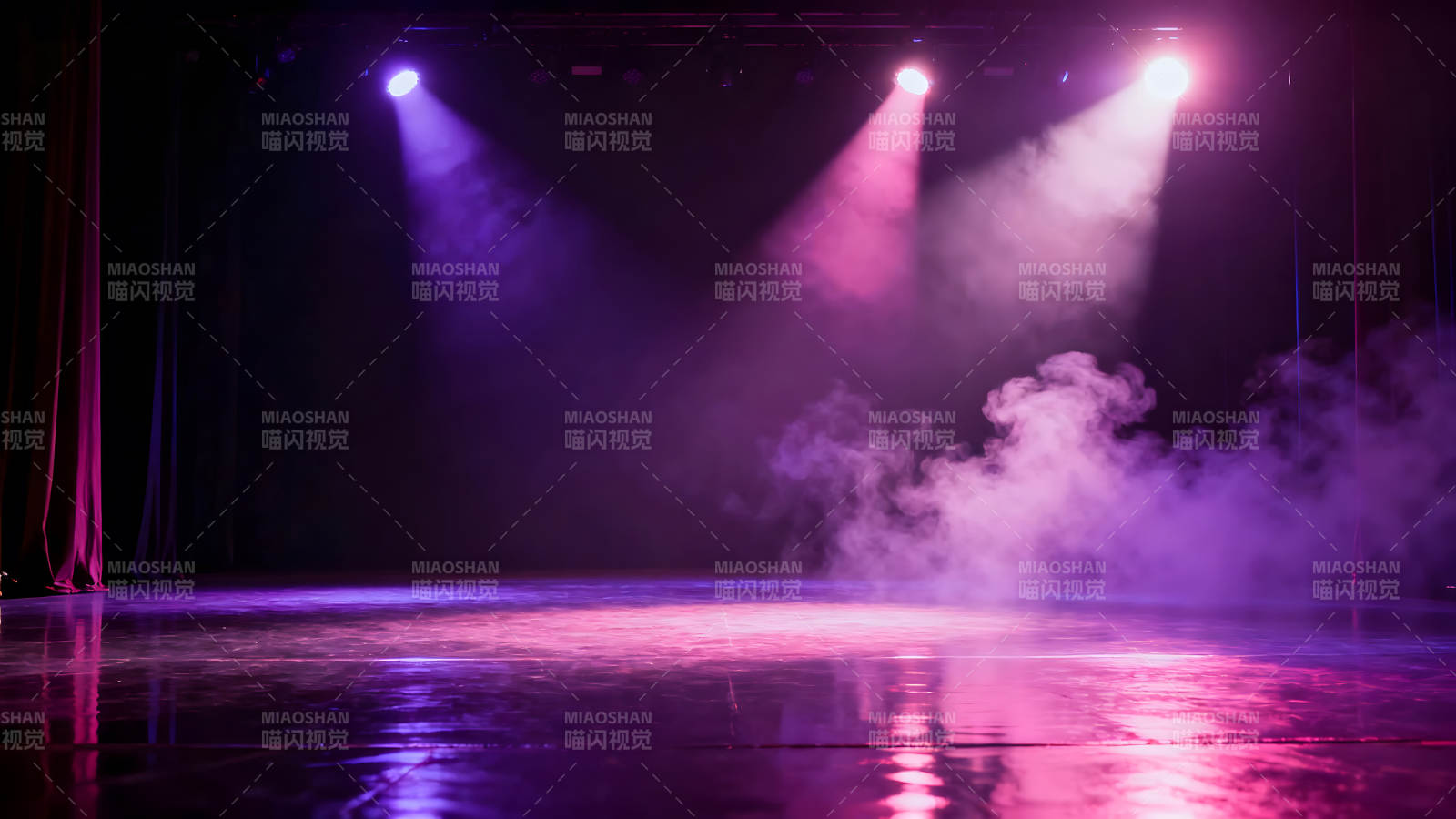 舞臺燈光煙霧下的景象-圖片