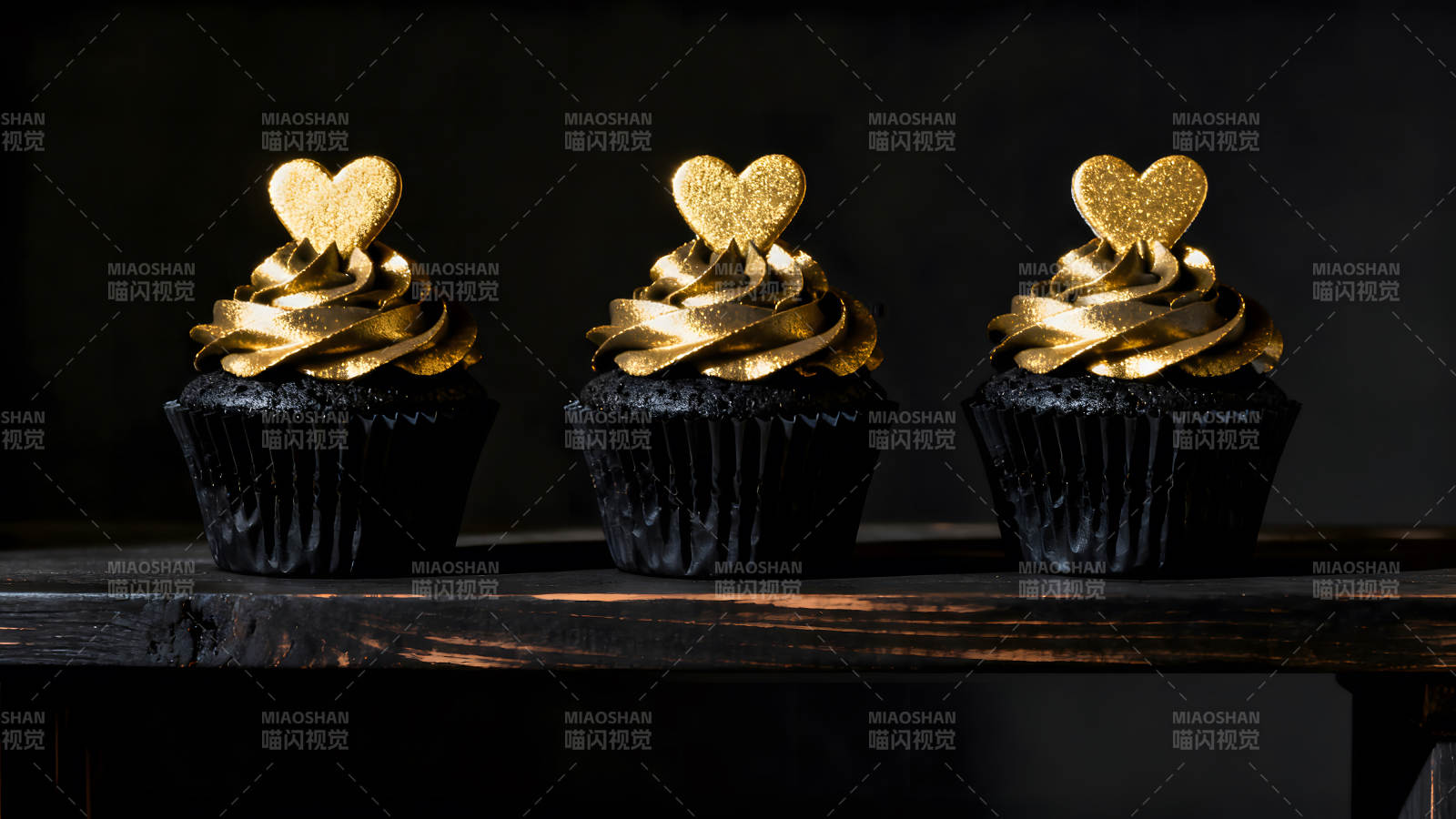 金心黑杯子蛋糕-图片