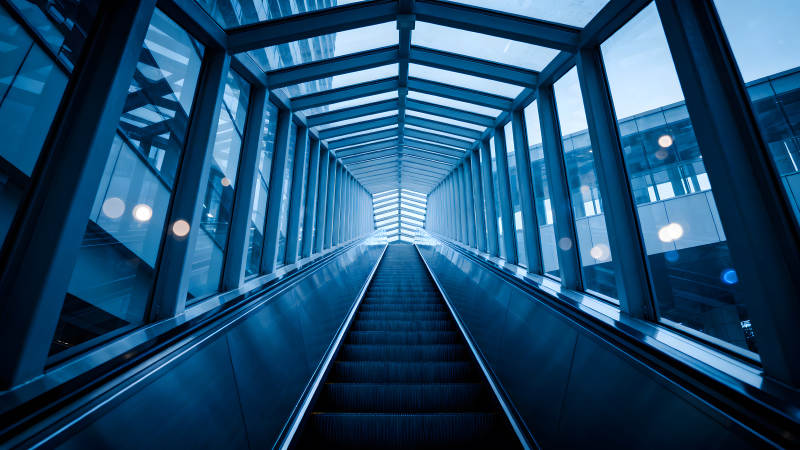 通往未来的电梯视角建筑结构感-图片