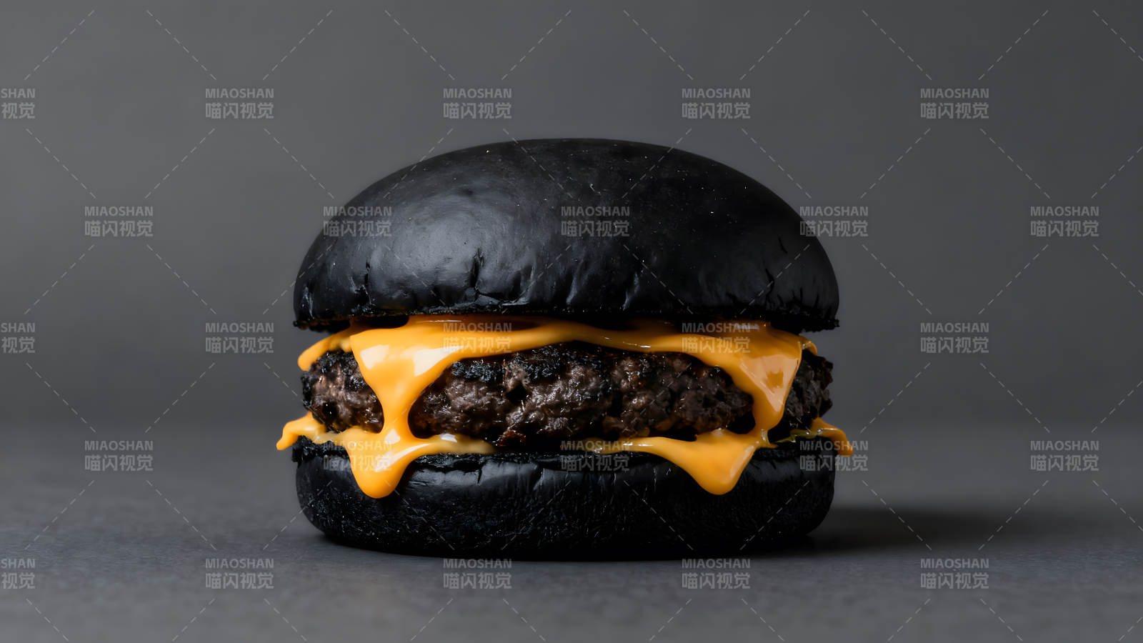黑汉堡配芝士美味诱人-图片