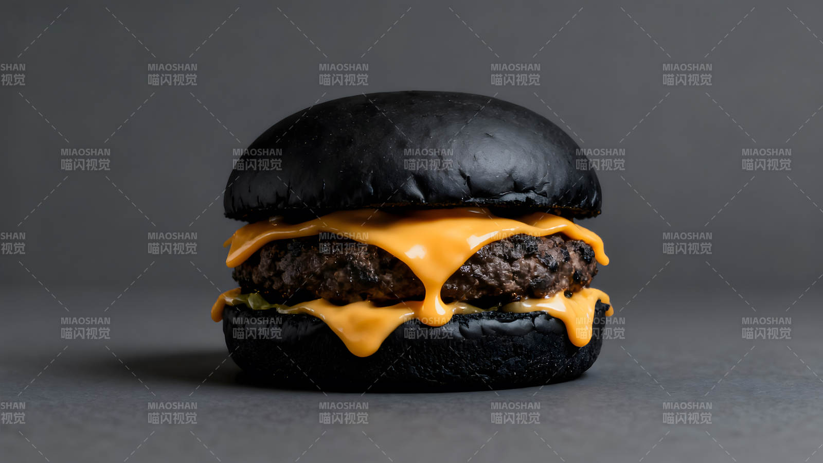 黑面包芝士汉堡诱人美食特写-图片