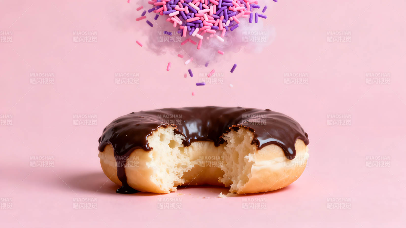巧克力甜甜圈與彩色糖果雨-圖片
