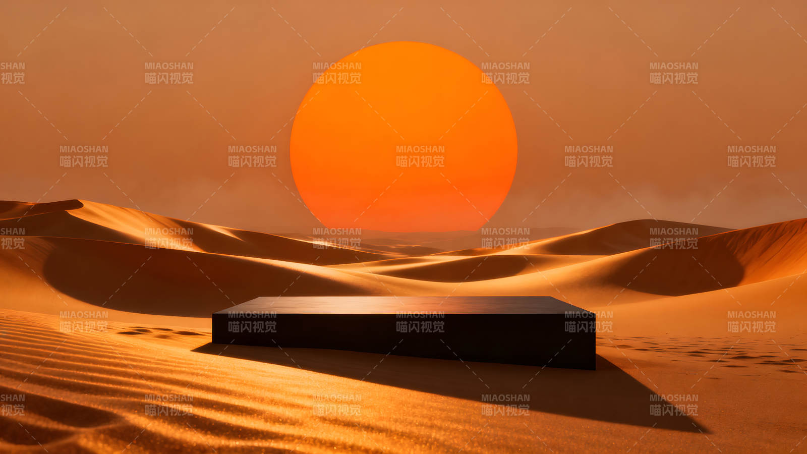 沙漠落日与方盒图片