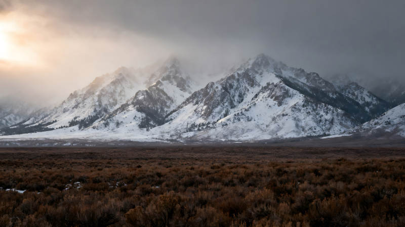 雪山與原野的靜謐風(fēng)光-圖片