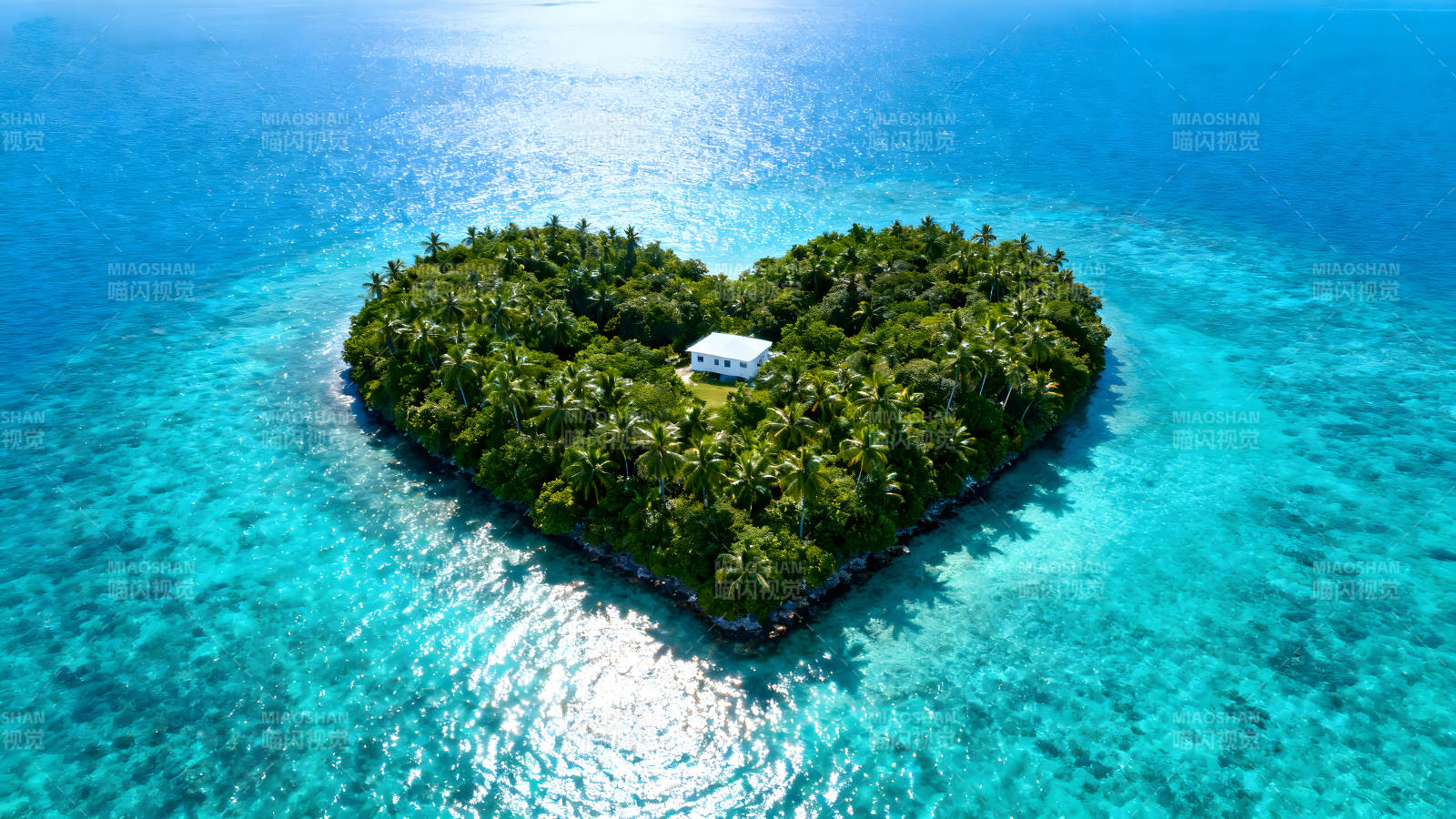 心形島嶼房屋碧海藍天美景-圖片