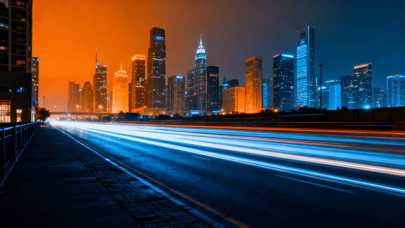 夜幕下的城市燈光軌跡-圖片