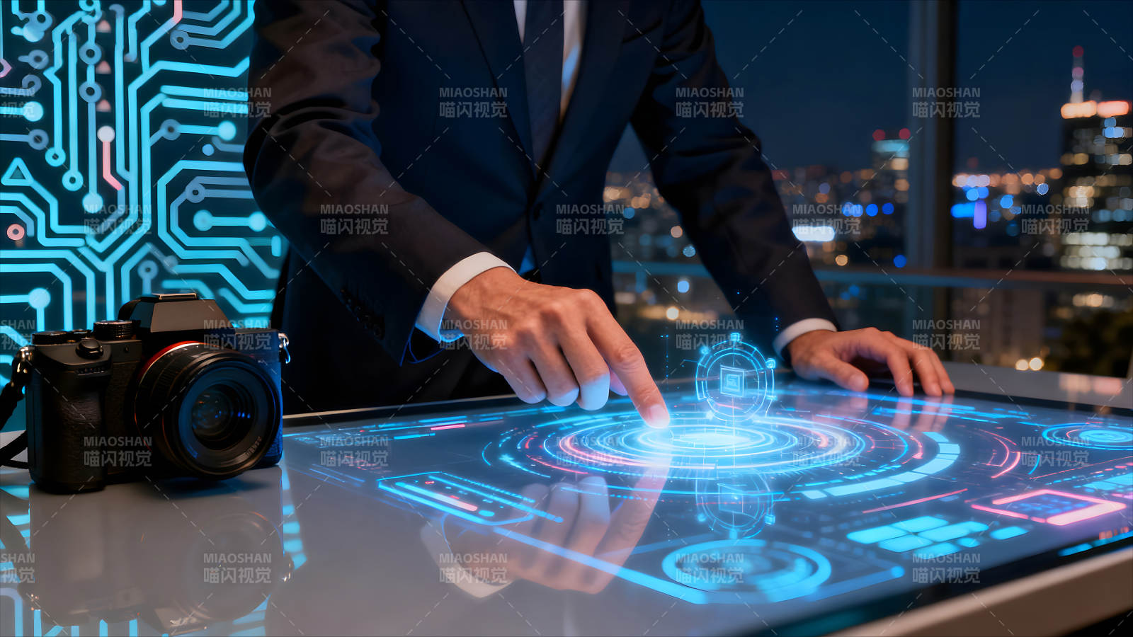 商務男士觸摸屏幕圖像-圖片